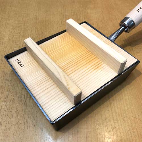 自在道具　鉄製エッグパンの木蓋
